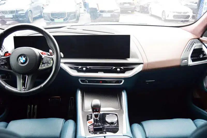 BMW XM 2023 4.4T Standard Edition — миниатюра 7