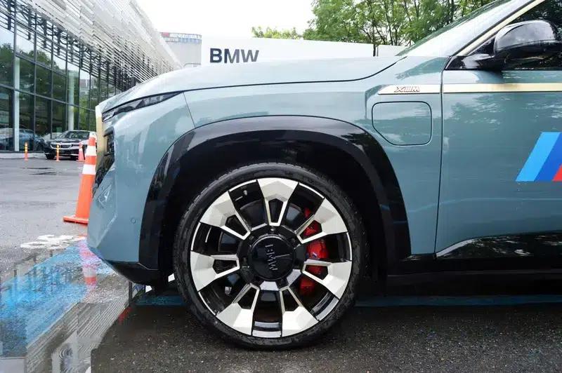 BMW XM 2023 4.4T Standard Edition — миниатюра 8