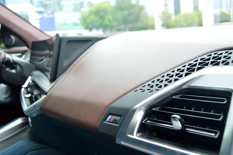 BMW XM 2023 4.4T Standard Edition — миниатюра 9