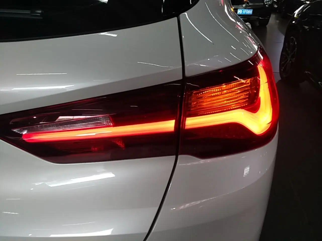 BMW X2 2022 xDrive25i Midnight Edition — миниатюра 14