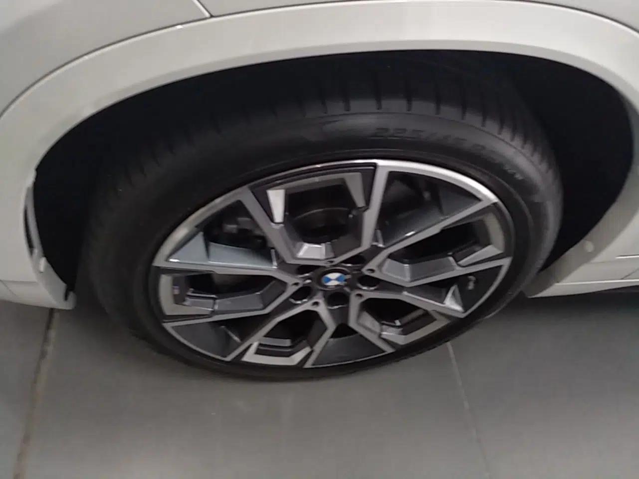BMW X2 2022 xDrive25i Midnight Edition — миниатюра 15