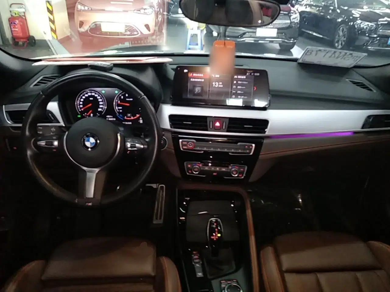 BMW X2 2022 xDrive25i Midnight Edition — миниатюра 17