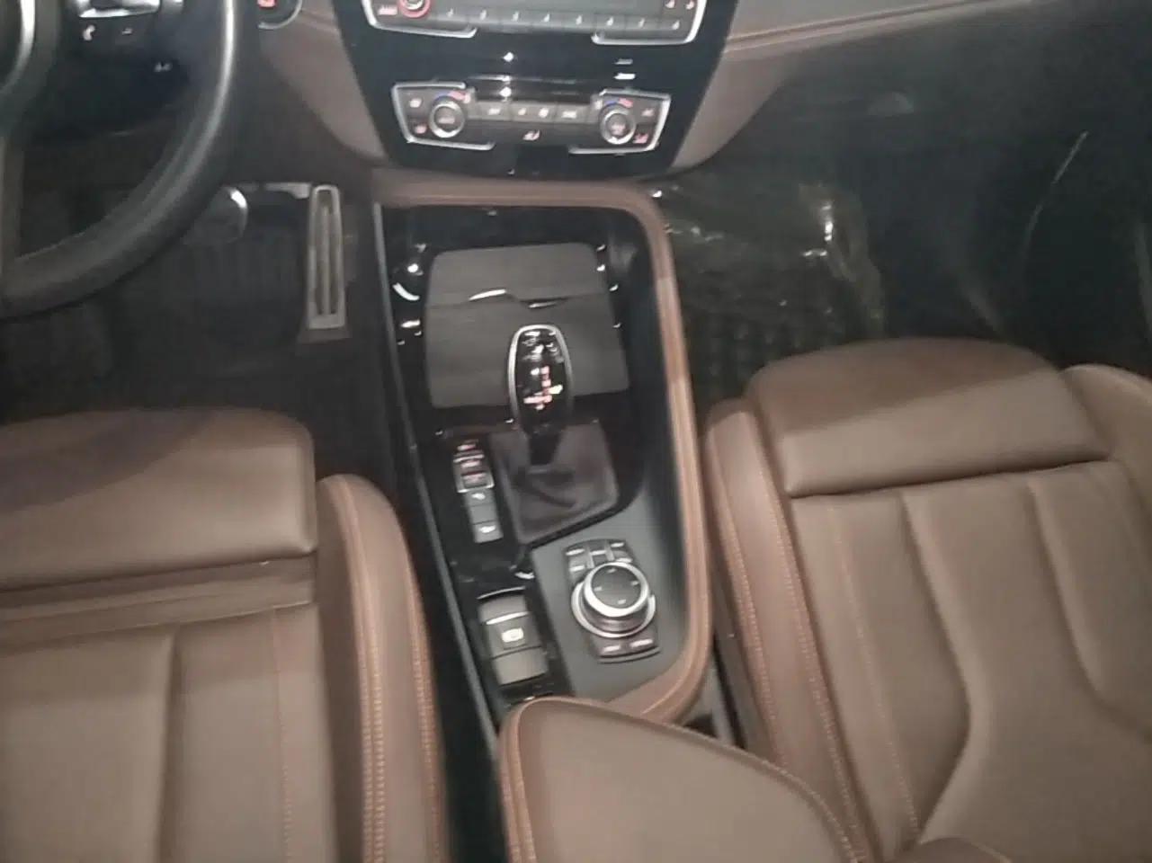 BMW X2 2022 xDrive25i Midnight Edition — миниатюра 21
