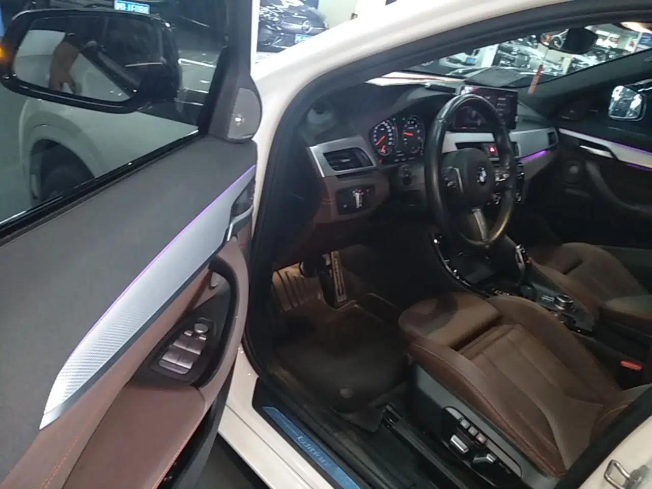 BMW X2 2022 xDrive25i Midnight Edition — миниатюра 23