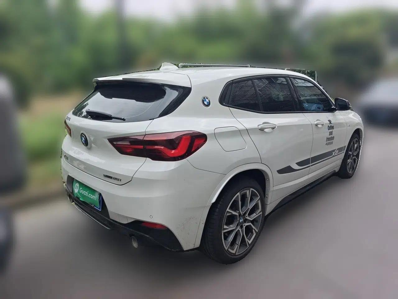 BMW X2 2022 sDrive25i Midnight Edition — миниатюра 6