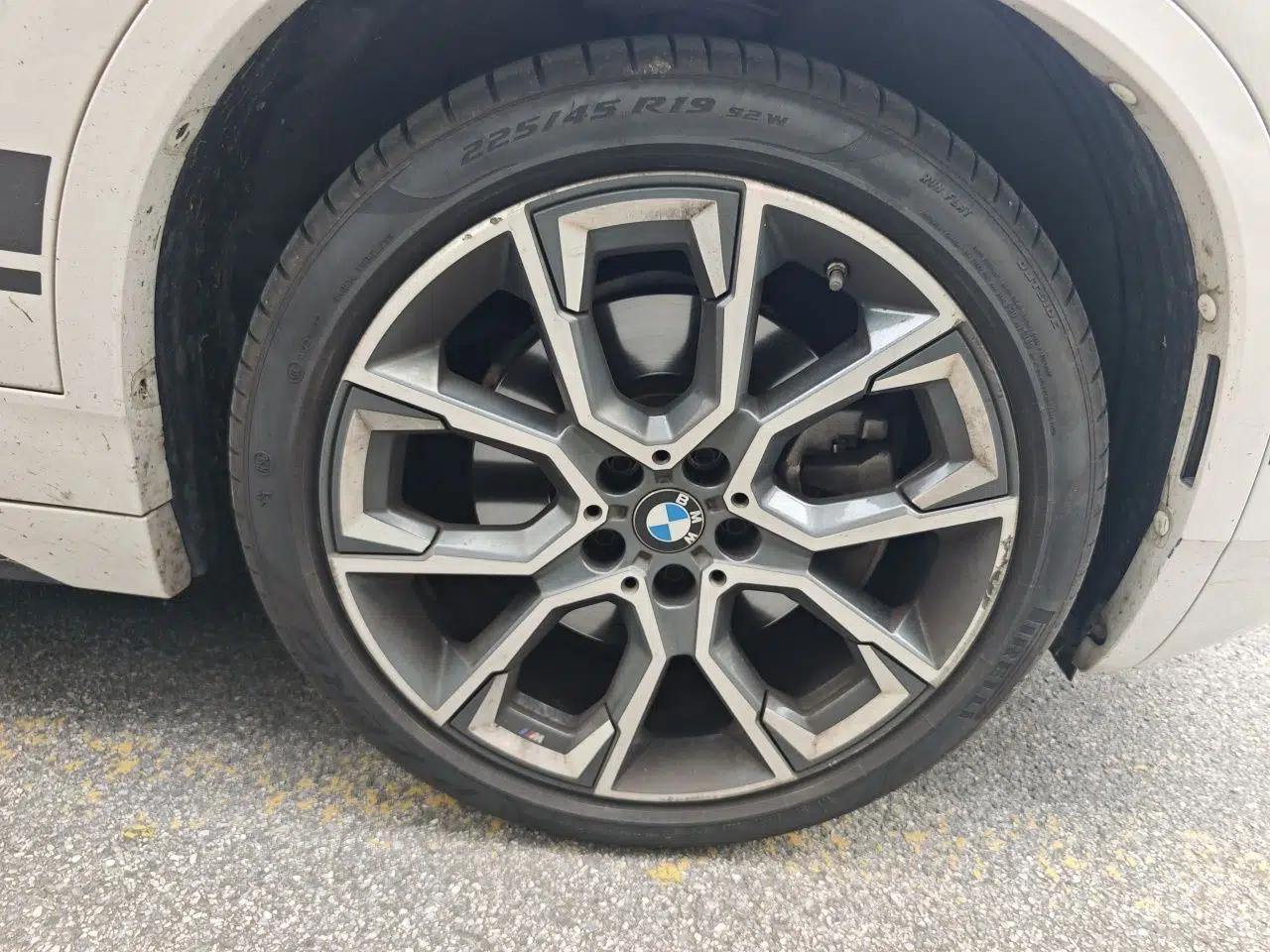 BMW X2 2022 sDrive25i Midnight Edition — миниатюра 8