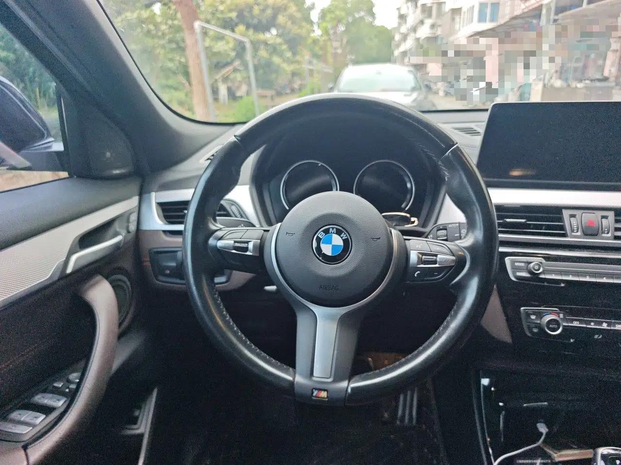 BMW X2 2022 sDrive25i Midnight Edition — миниатюра 10