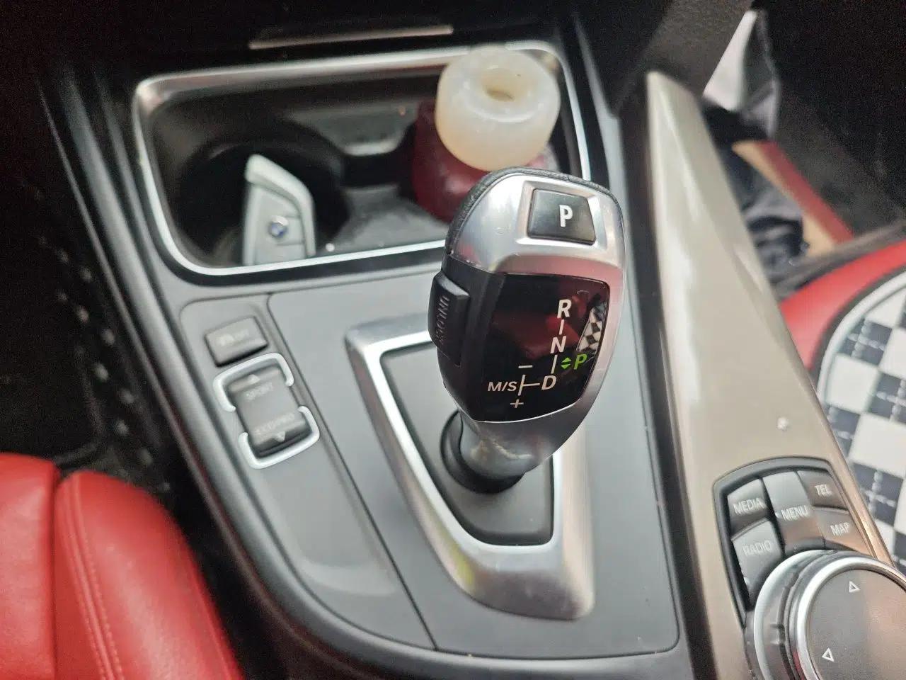 BMW 3 Series GT 2014 320i Design Package Model — миниатюра 14
