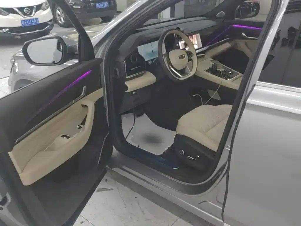 Geely Xingyue L 2025 Oriental Radiance 2.0TD Automatic Star Edition — миниатюра 16