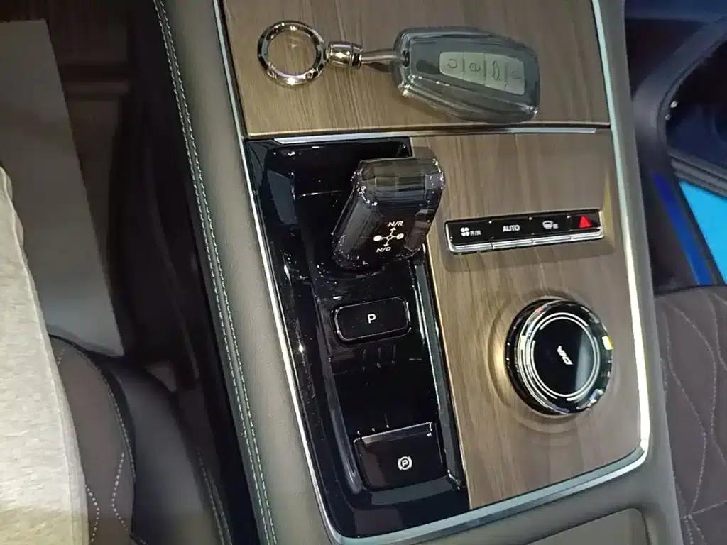 Geely Xingyue L 2025 Oriental Radiance 2.0TD Automatic Star Edition — миниатюра 14
