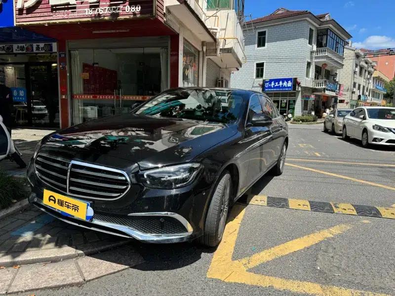 2023 Mercedes-Benz E-Class E 300 L Luxury Sedan — миниатюра 1