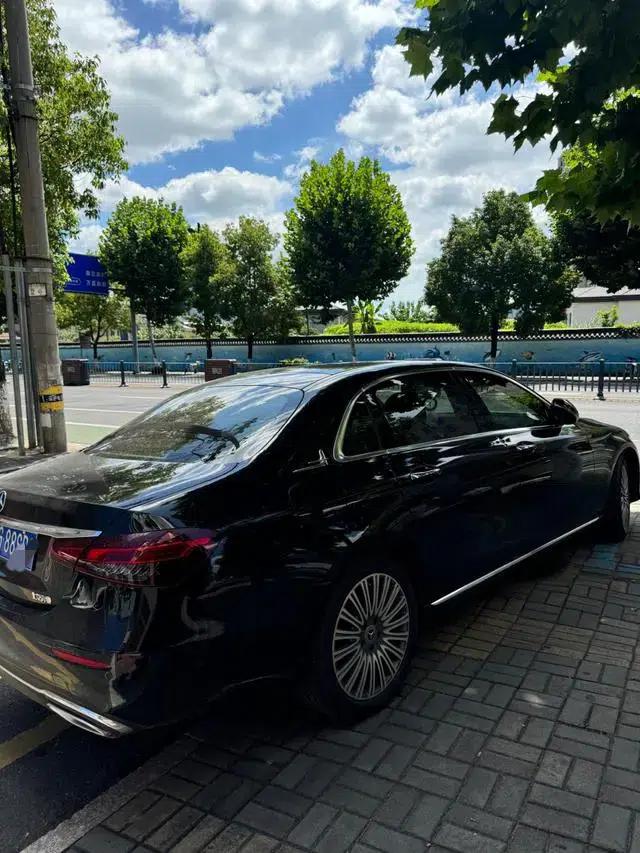 2023 Mercedes-Benz E-Class E 300 L Luxury Sedan — миниатюра 6