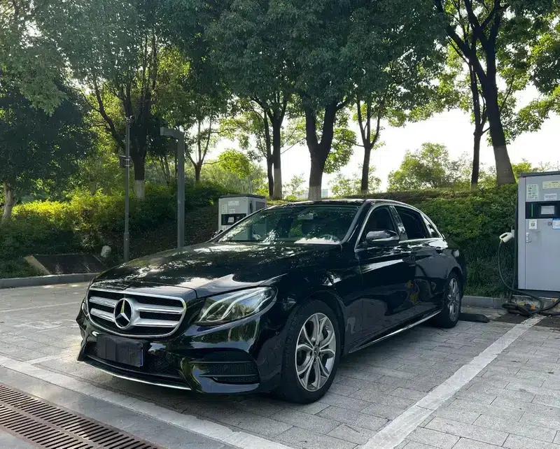 Mercedes-Benz E-Class 2020 Facelift E 300 L Sport Style — миниатюра 1