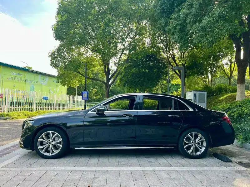 Mercedes-Benz E-Class 2020 Facelift E 300 L Sport Style — миниатюра 3