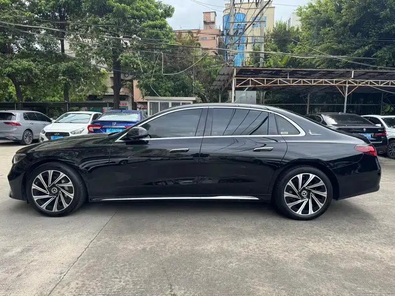 Mercedes-Benz E-Class 2024 E 300 L Luxury Sedan — миниатюра 3