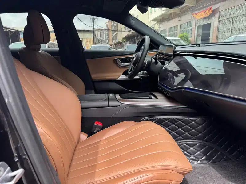 Mercedes-Benz E-Class 2024 E 300 L Luxury Sedan — миниатюра 27
