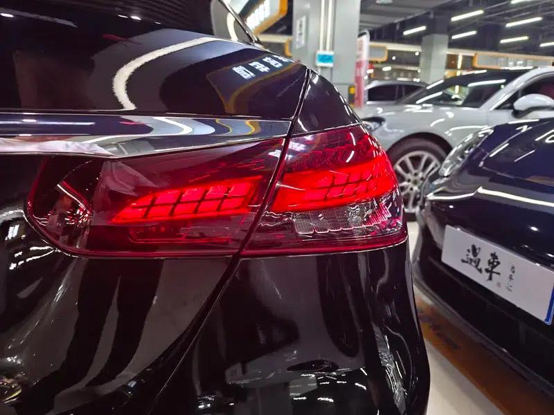 Mercedes-Benz E-Class 2022 E 300 L Luxury Sport Sedan — миниатюра 5