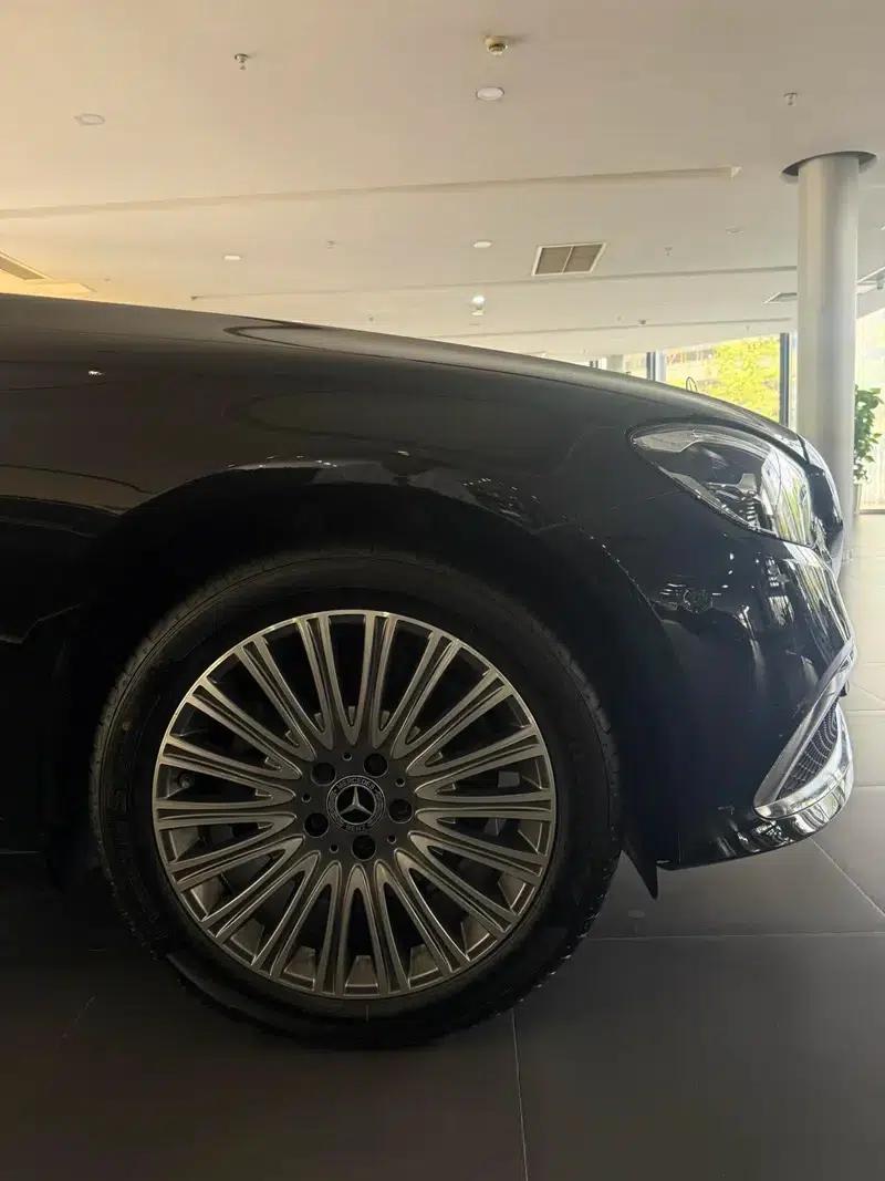 Mercedes-Benz E-Class 2023 E 300 L Fashion Sedan — миниатюра 4