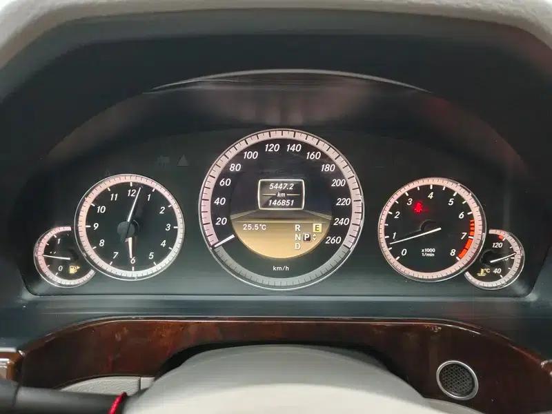 2012 Mercedes-Benz E-Class E 200 L CGI Elegance — миниатюра 12