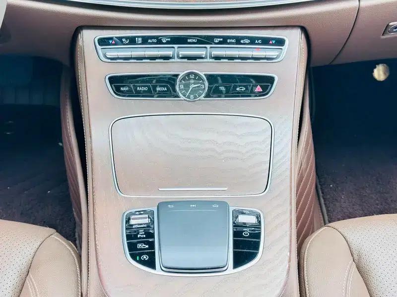 Mercedes-Benz E-Class 2020 Facelift E 300 L Fashion Model — миниатюра 8
