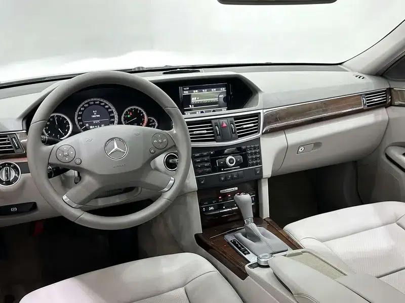Mercedes-Benz E-Class 2011 E 260 L CGI Fashion Edition — миниатюра 11