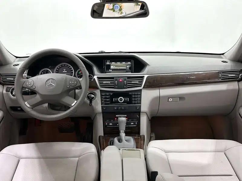 Mercedes-Benz E-Class 2011 E 260 L CGI Fashion Edition — миниатюра 9