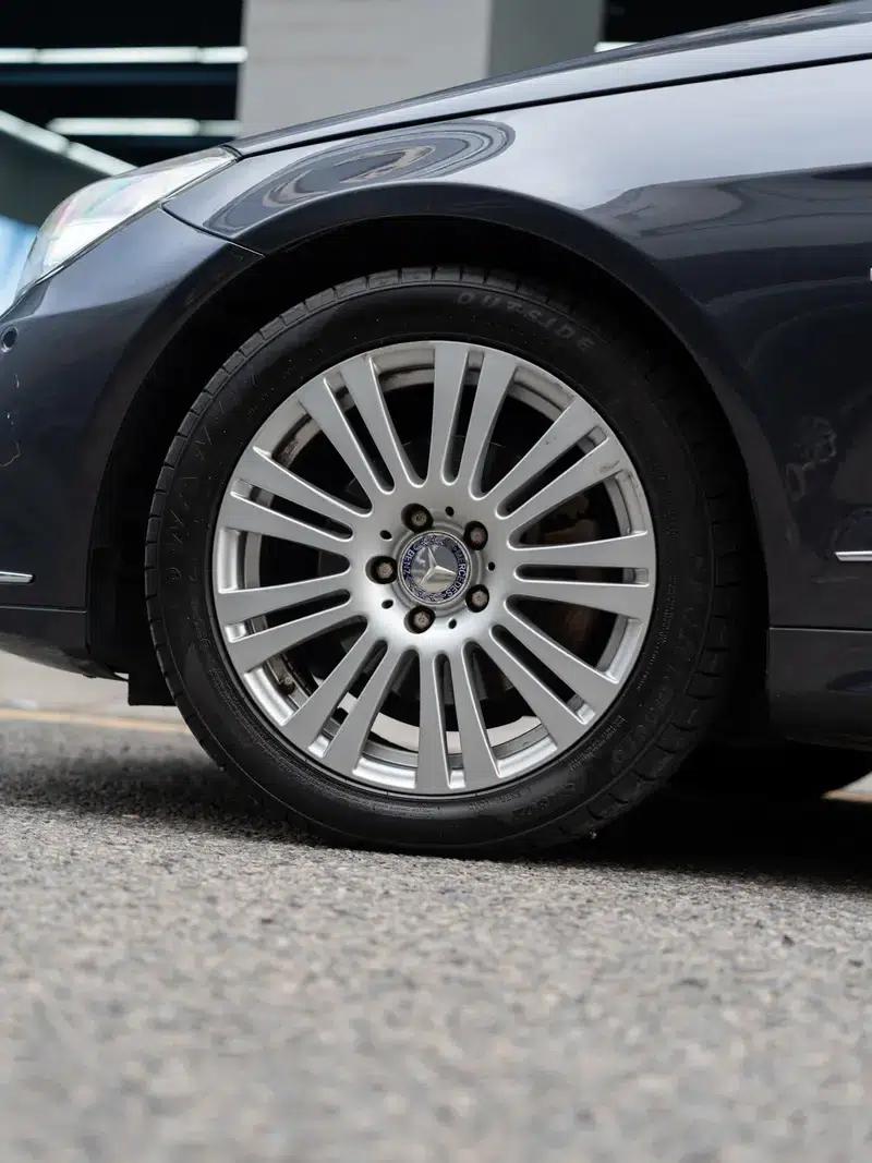 Mercedes-Benz E-Class (Imported) 2010 E 260 CGI Fashion Model — миниатюра 7