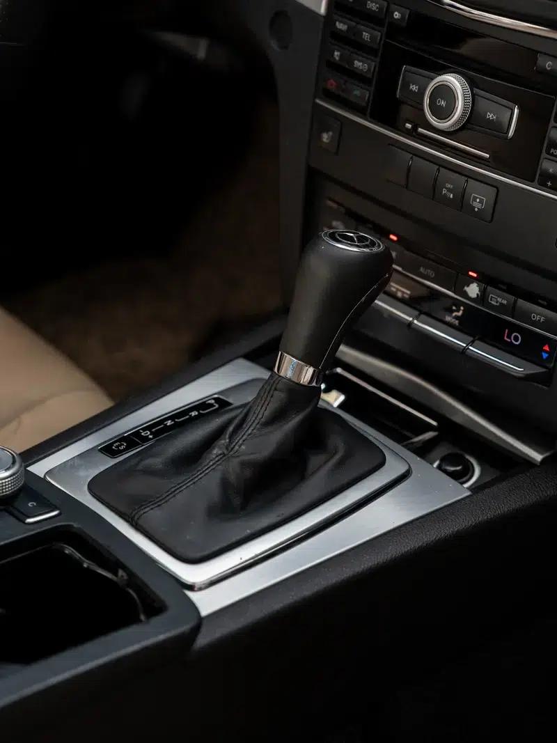 Mercedes-Benz E-Class (Imported) 2010 E 260 CGI Fashion Model — миниатюра 10