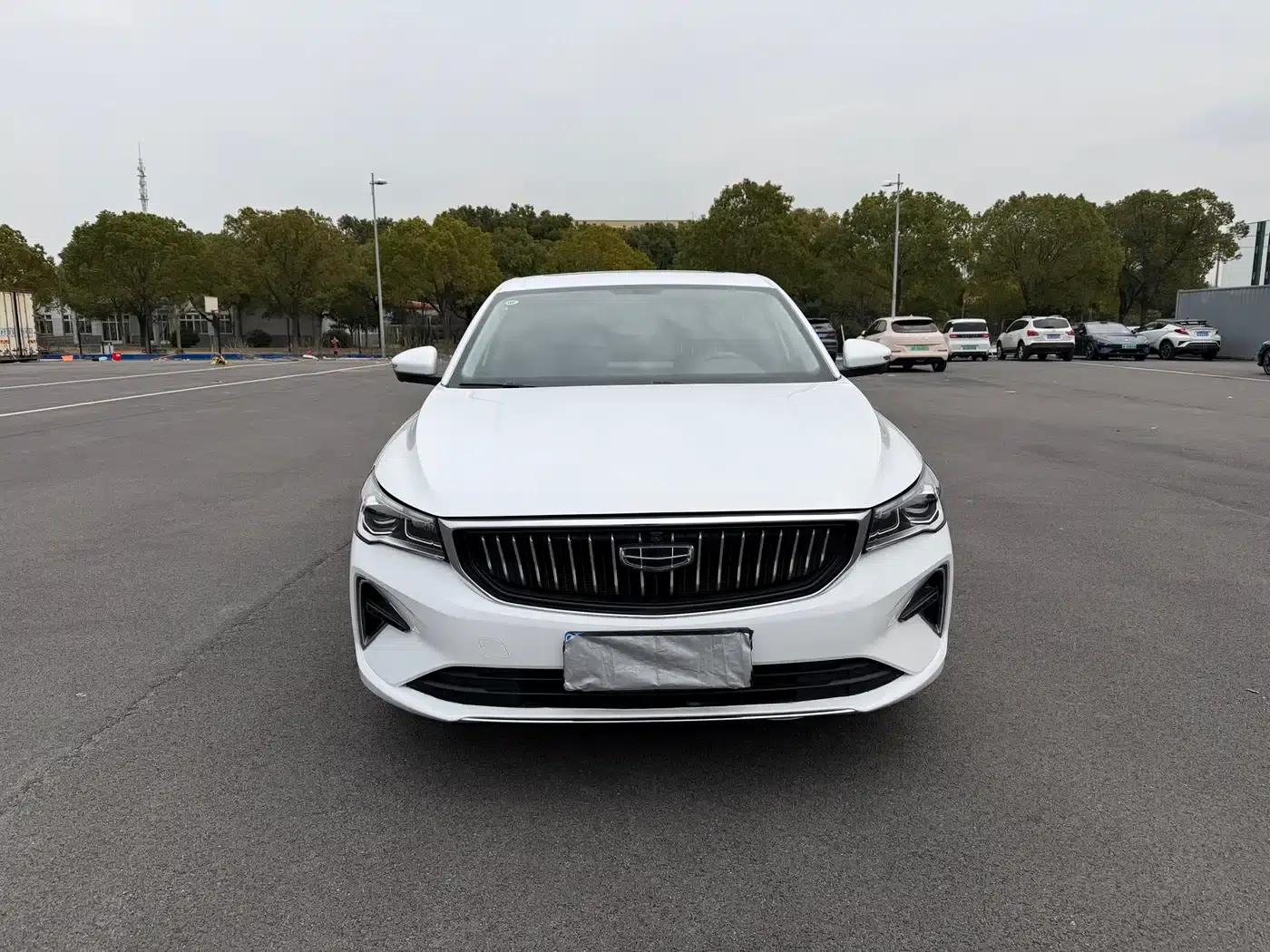 Geely Emgrand 2022 4th Generation 1.5L CVT Luxury Edition — миниатюра 1