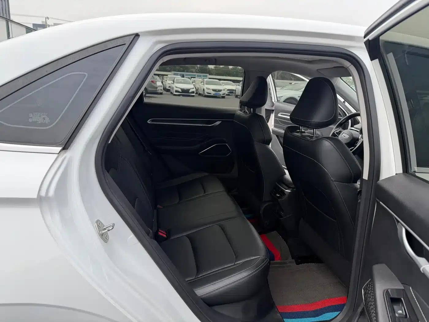 Geely Emgrand 2022 4th Generation 1.5L CVT Luxury Edition — миниатюра 12