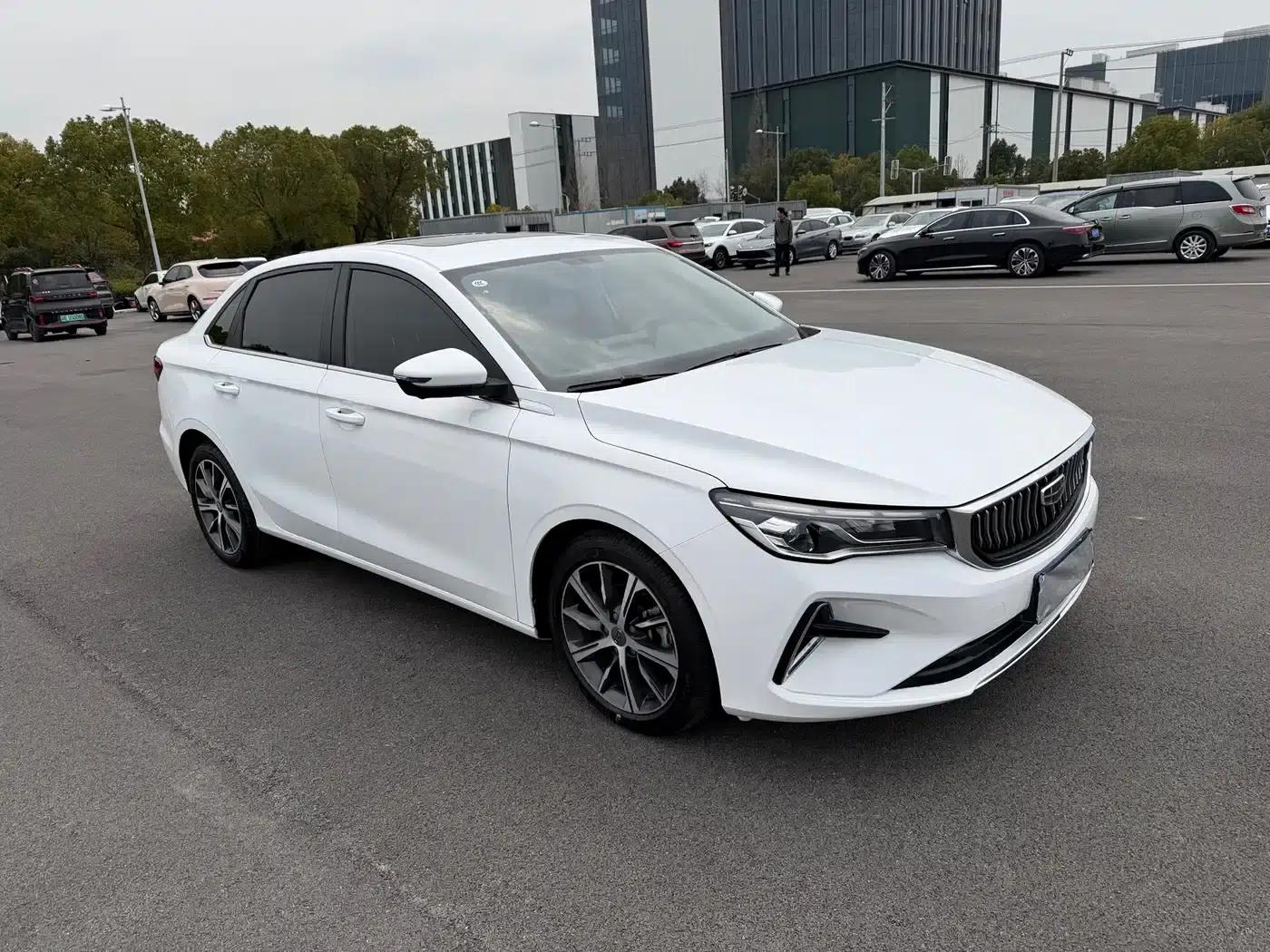 Geely Emgrand 2022 4th Generation 1.5L CVT Luxury Edition — миниатюра 6