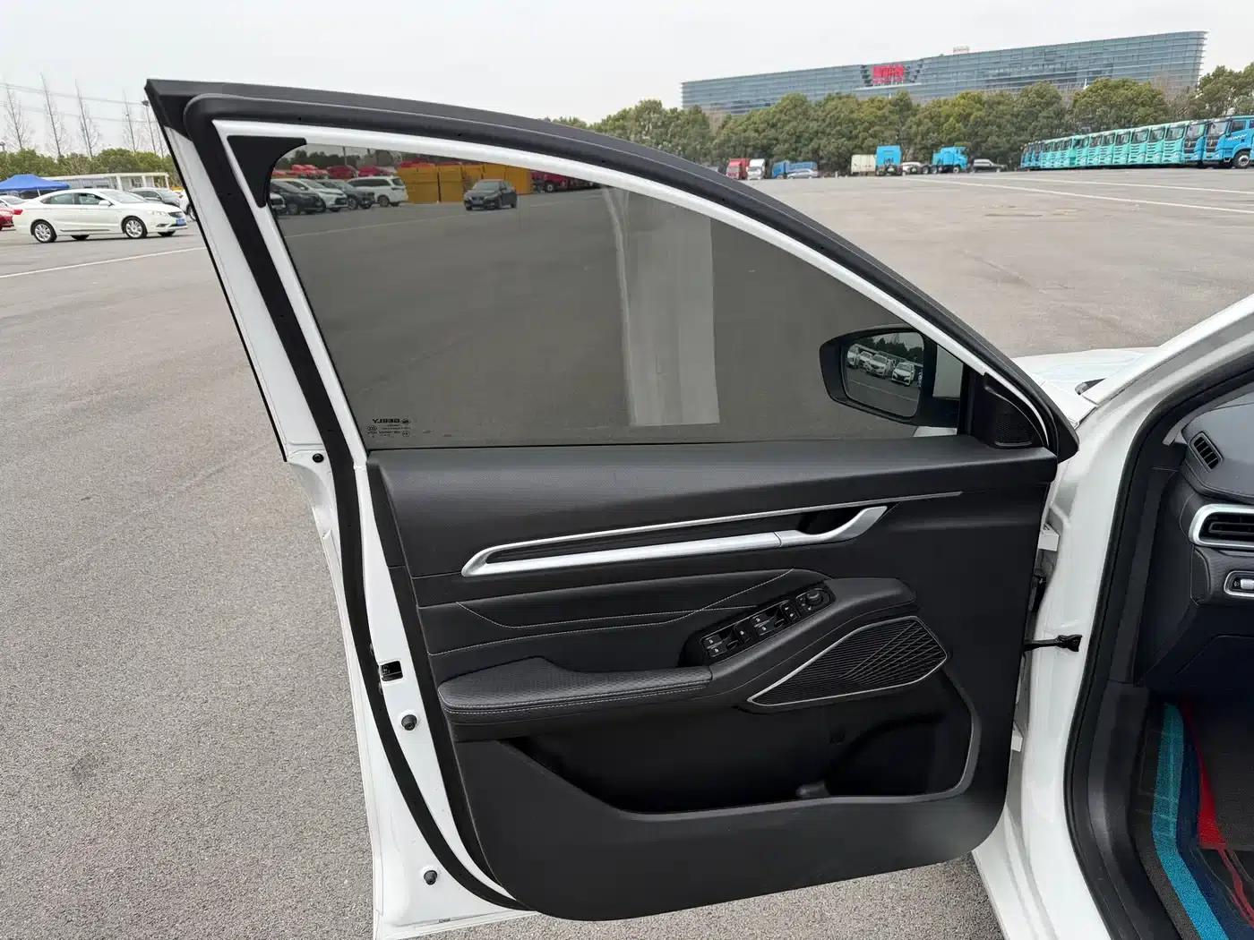 Geely Emgrand 2022 4th Generation 1.5L CVT Luxury Edition — миниатюра 8