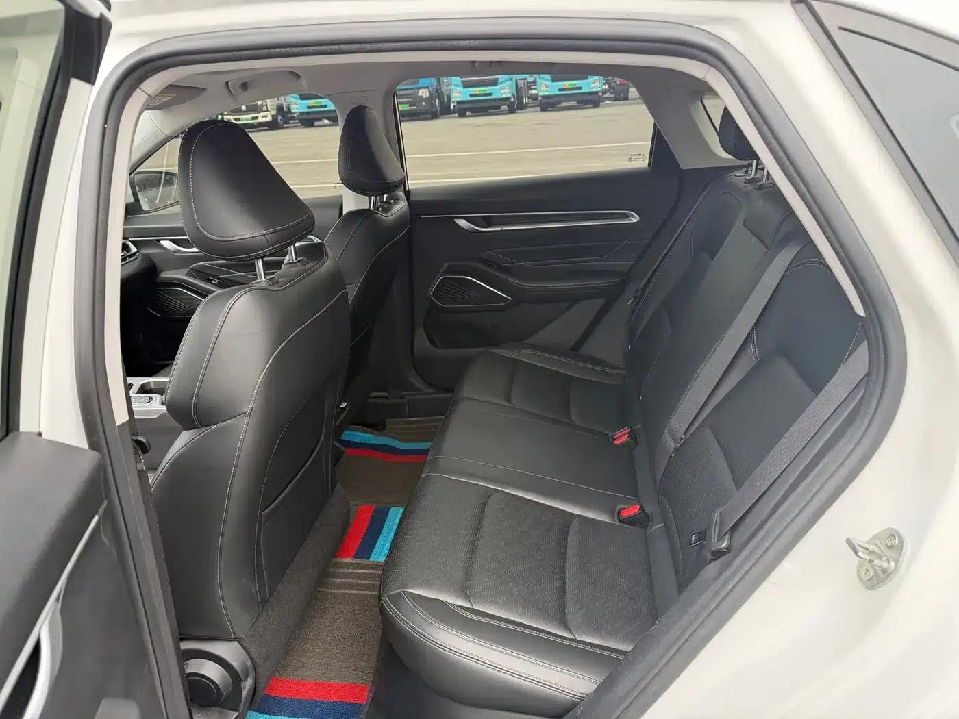 Geely Emgrand 2022 4th Generation 1.5L CVT Luxury Edition — миниатюра 9