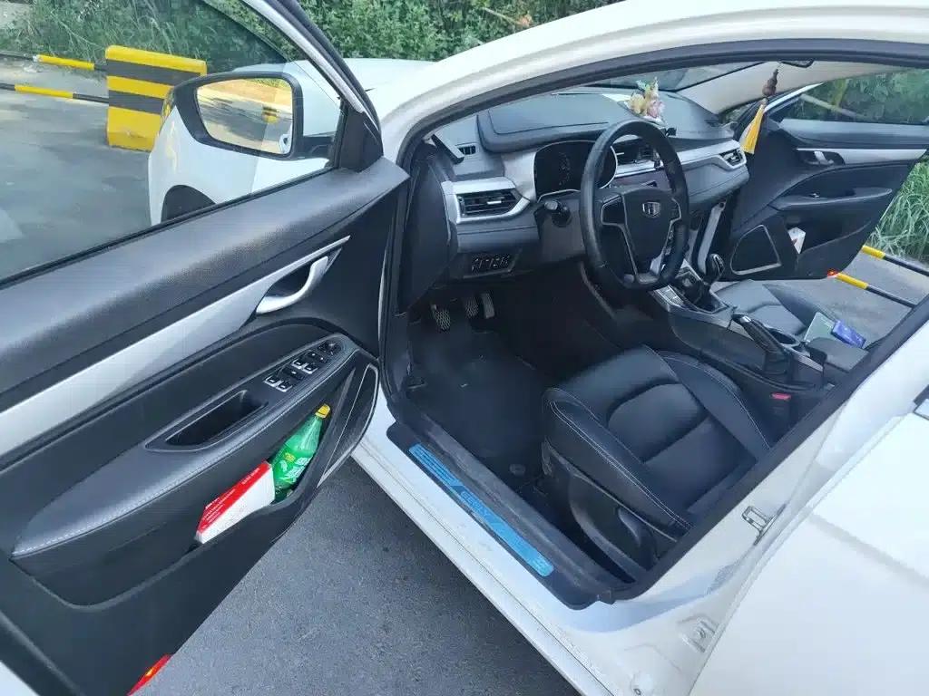 Geely Emgrand 2018 1.5L Manual Upward Connected Edition — миниатюра 12