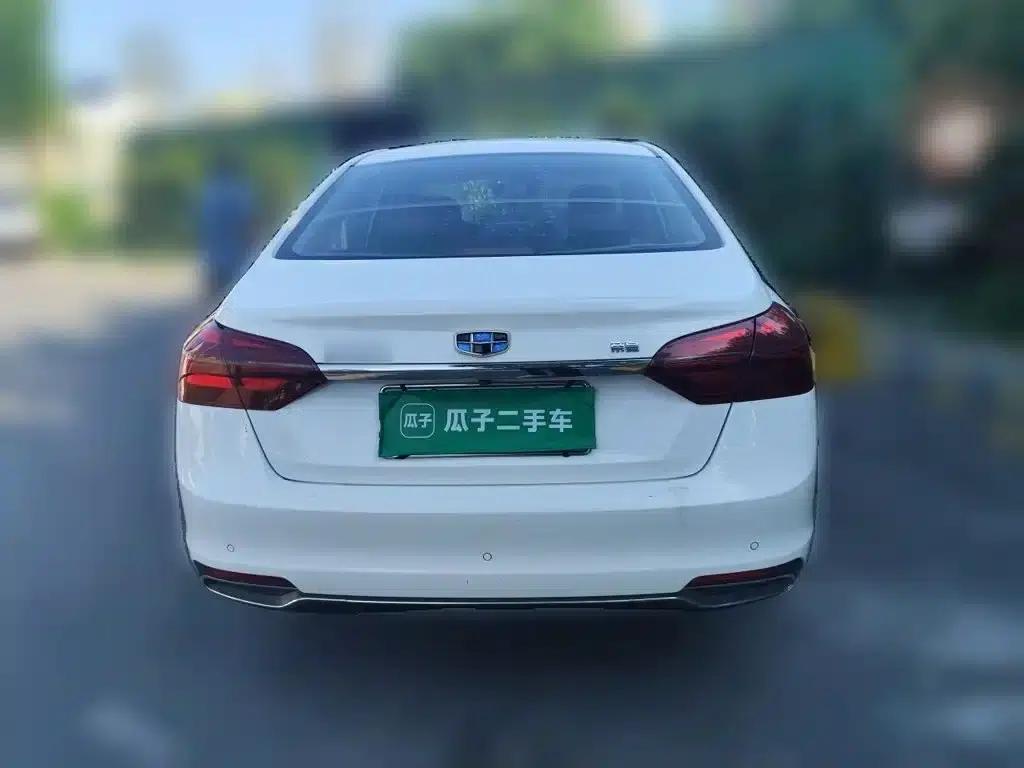 Geely Emgrand 2018 1.5L Manual Upward Connected Edition — миниатюра 3