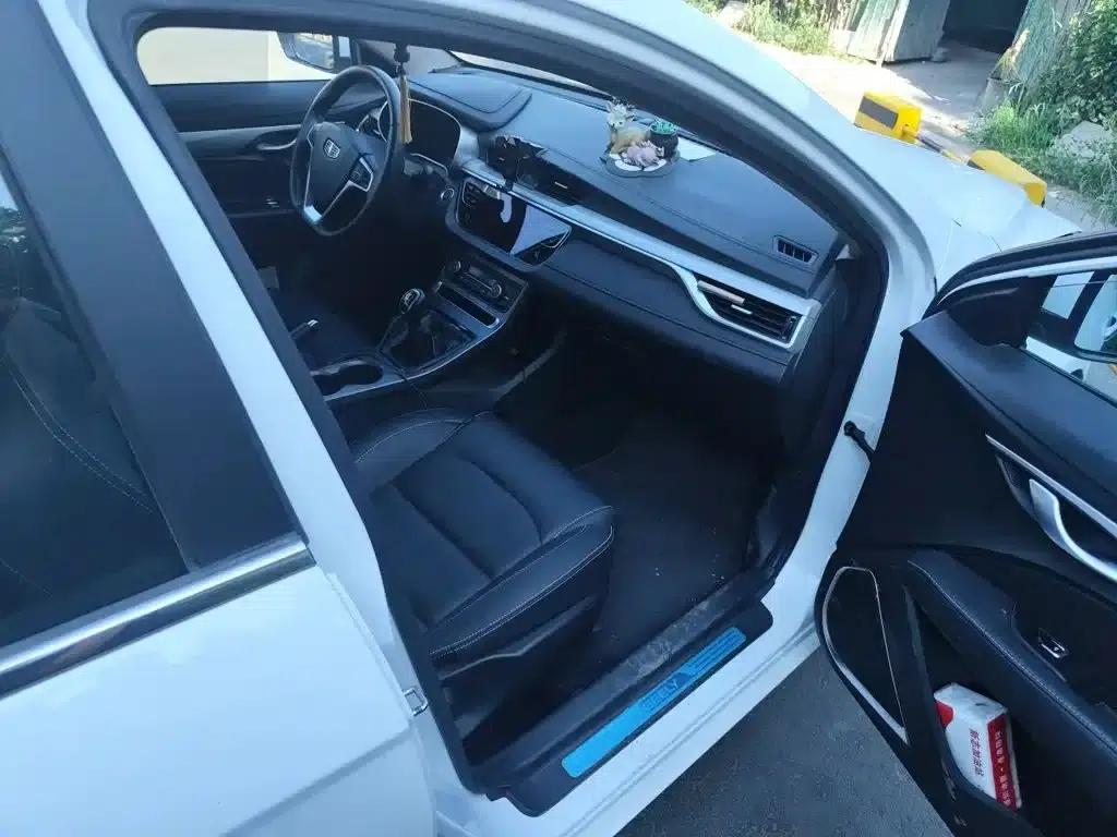 Geely Emgrand 2018 1.5L Manual Upward Connected Edition — миниатюра 21