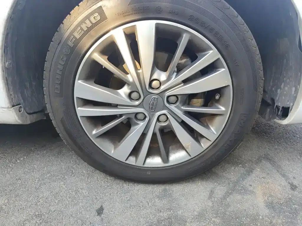 Geely Emgrand 2018 1.5L Manual Upward Connected Edition — миниатюра 26