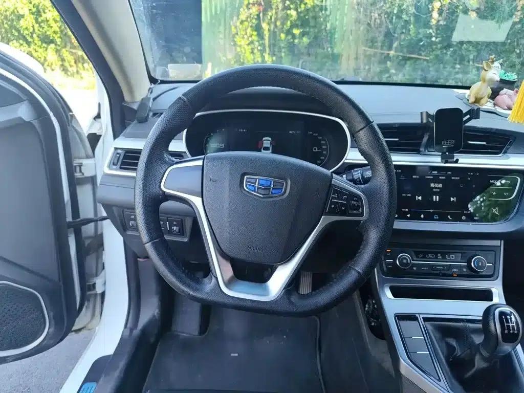 Geely Emgrand 2018 1.5L Manual Upward Connected Edition — миниатюра 6