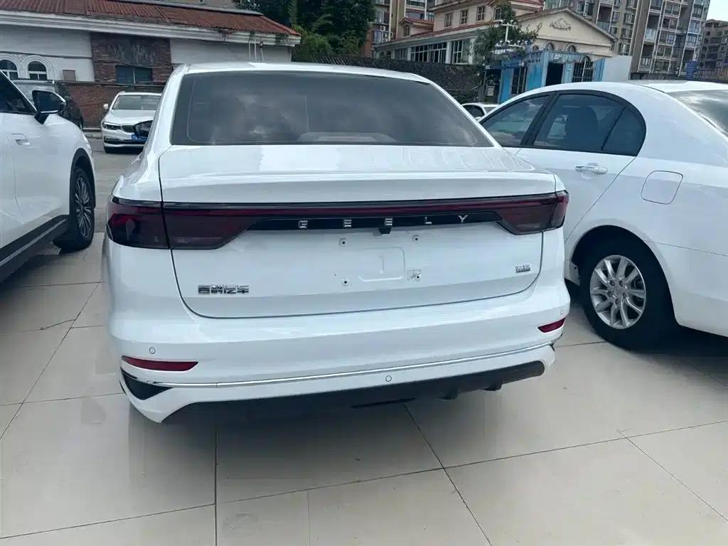 Geely Emgrand 2022 4th Generation 1.5L CVT Elite — миниатюра 11