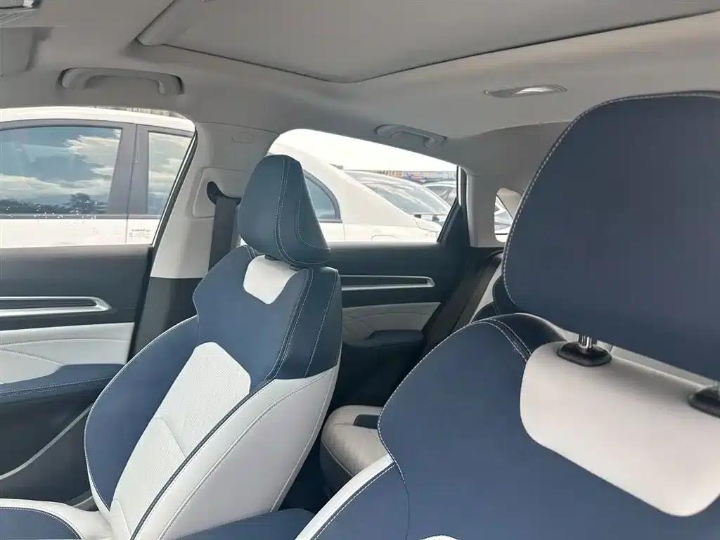 Geely Emgrand 2022 4th Generation 1.5L CVT Elite — миниатюра 6