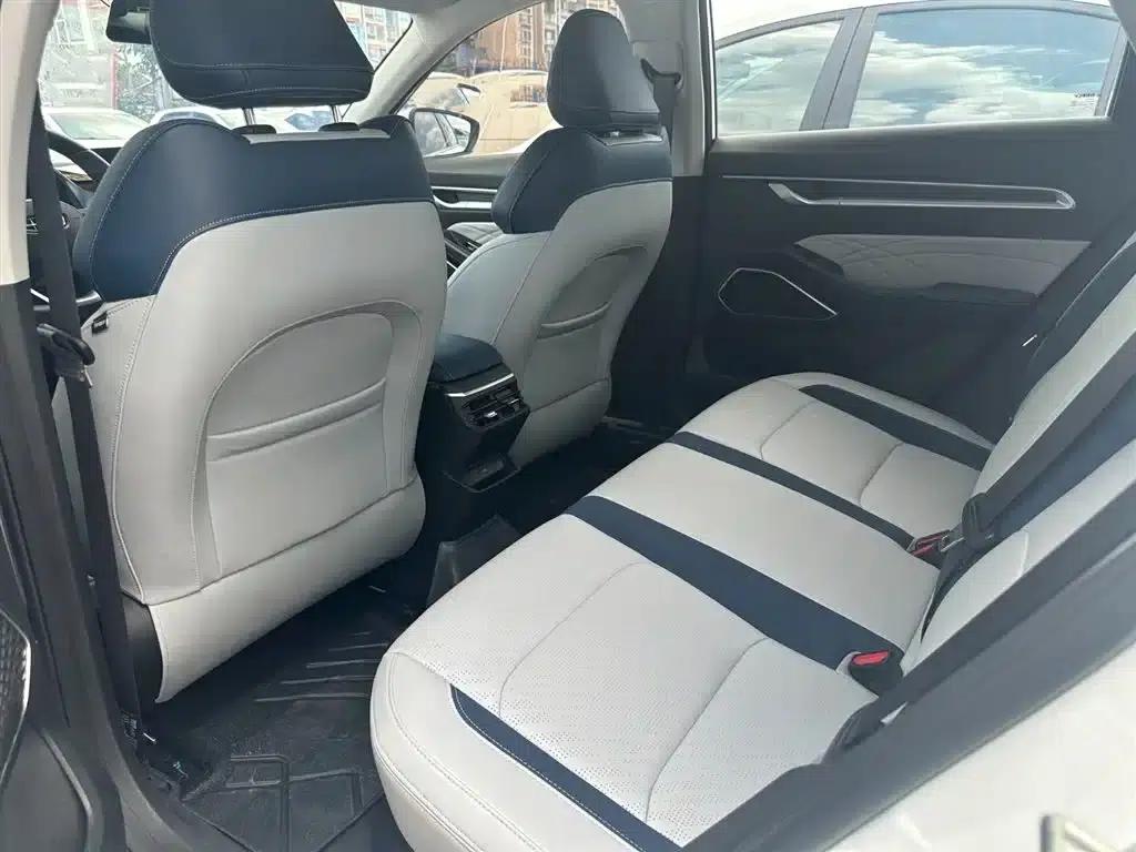 Geely Emgrand 2022 4th Generation 1.5L CVT Elite — миниатюра 7