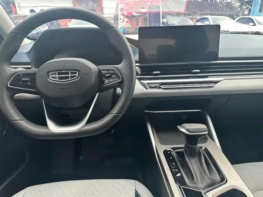 Geely Emgrand 2022 4th Generation 1.5L CVT Elite — миниатюра 8