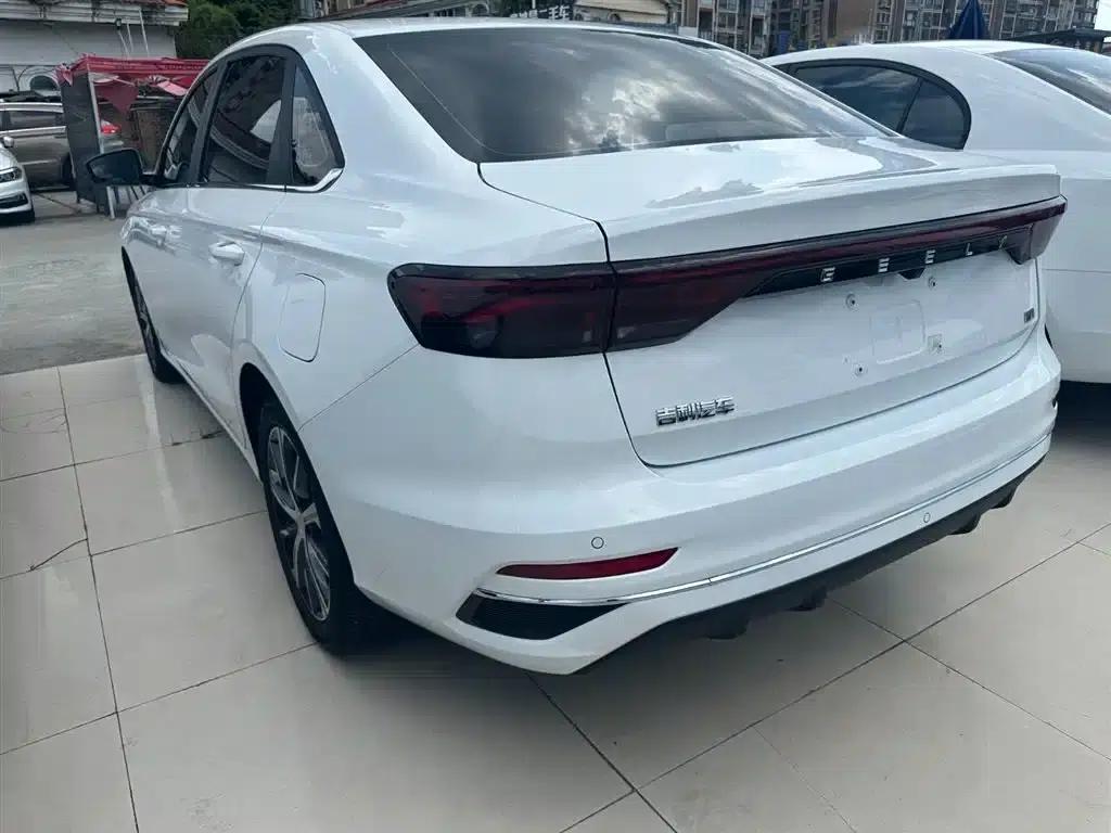 Geely Emgrand 2022 4th Generation 1.5L CVT Elite — миниатюра 9