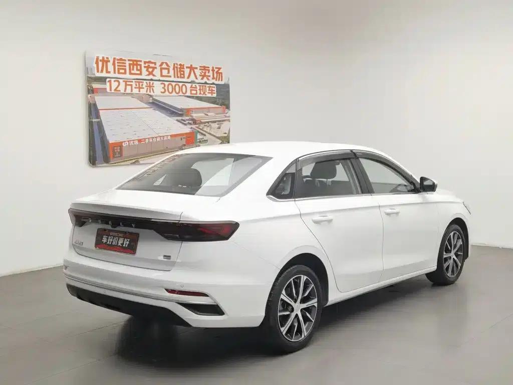 Geely Emgrand 2022 4th Generation 1.5L CVT Premium — миниатюра 2