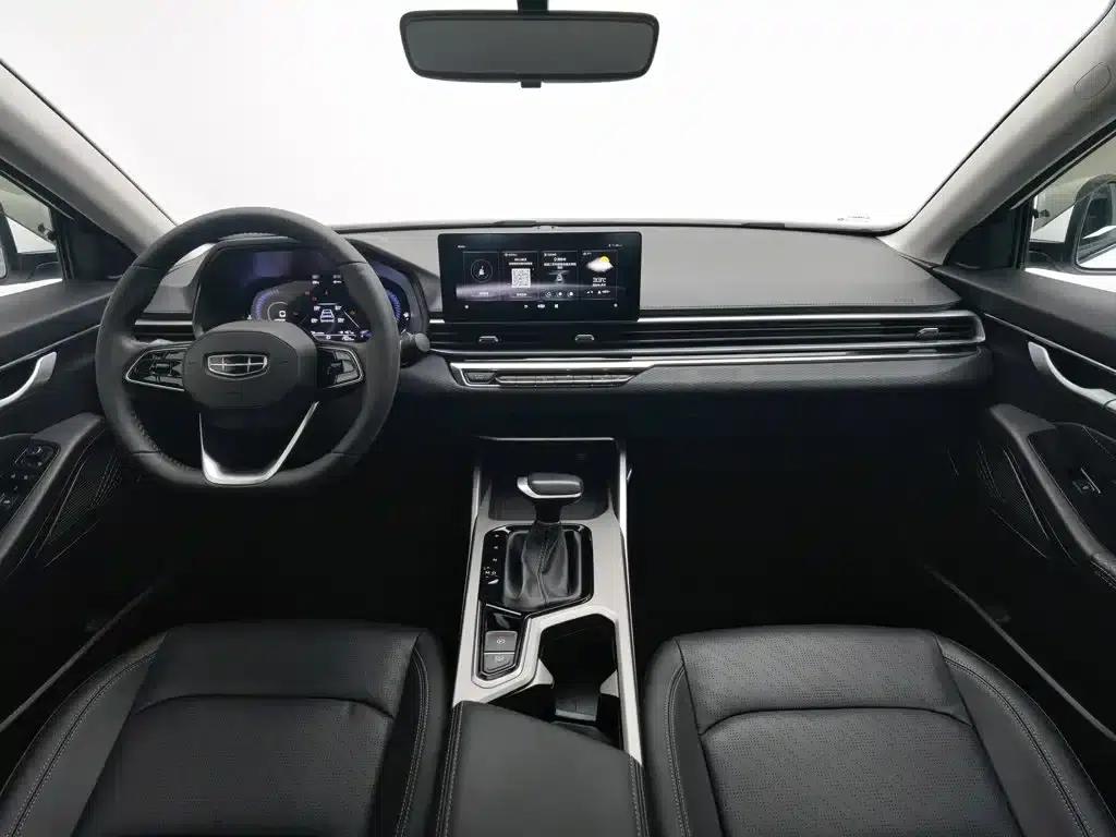 Geely Emgrand 2022 4th Generation 1.5L CVT Premium — миниатюра 5