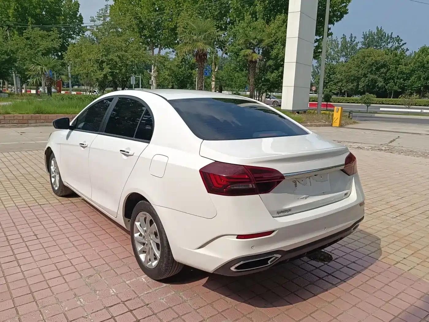 Geely Emgrand 2021 UP 1.5L CVT Luxury Edition — миниатюра 16