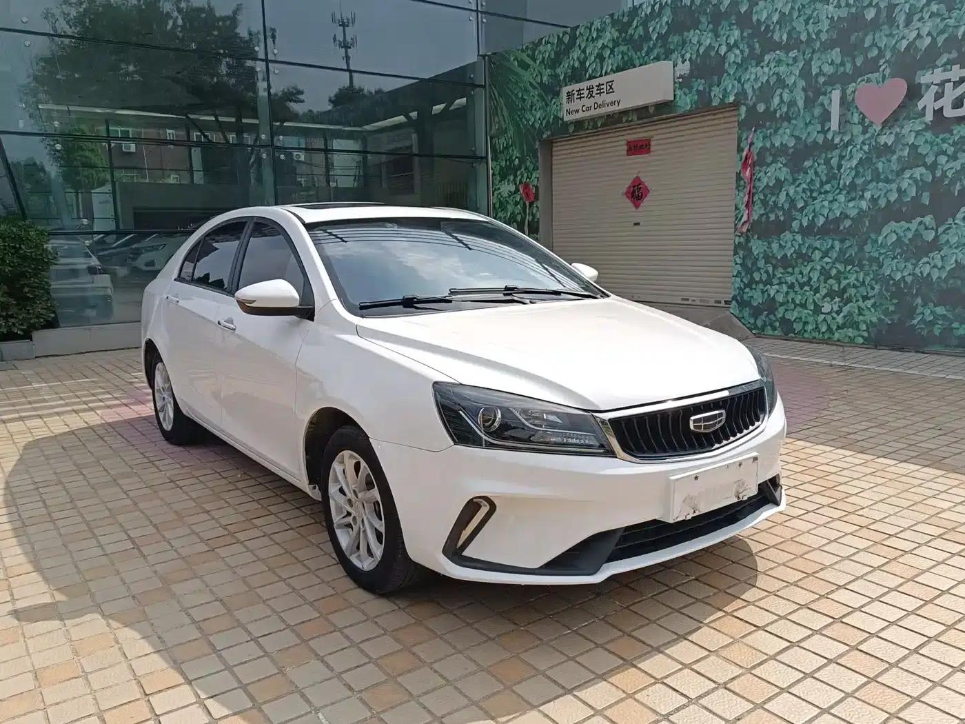 Geely Emgrand 2021 UP 1.5L CVT Luxury Edition — миниатюра 3