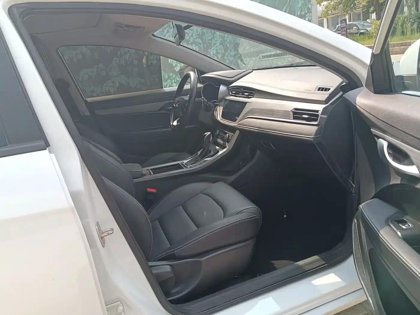 Geely Emgrand 2021 UP 1.5L CVT Luxury Edition — миниатюра 10