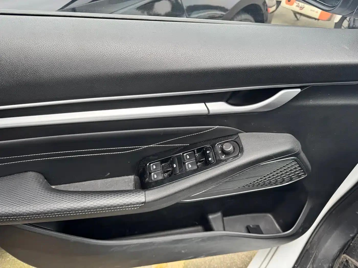 Geely Emgrand 2022 4th Generation 1.5L CVT Luxury Edition — миниатюра 14