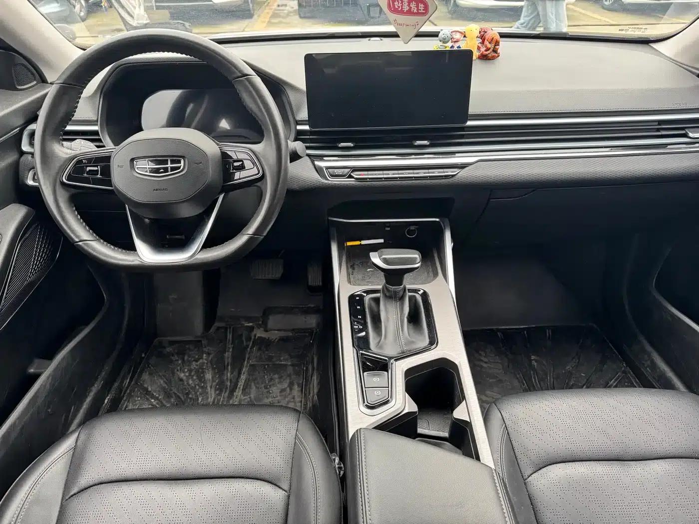 Geely Emgrand 2022 4th Generation 1.5L CVT Luxury Edition — миниатюра 15